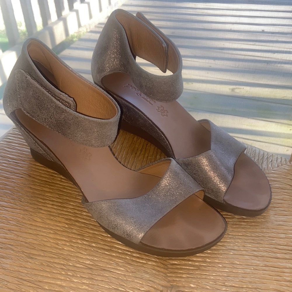 Paul Green Sandal Woman’s size AT 6 ( US 8.5 M) Metallic Wedge, Designer Made